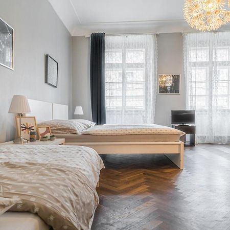 Bright Studio Close To Charles Bridge And Prague Castle Apartamento Exterior foto